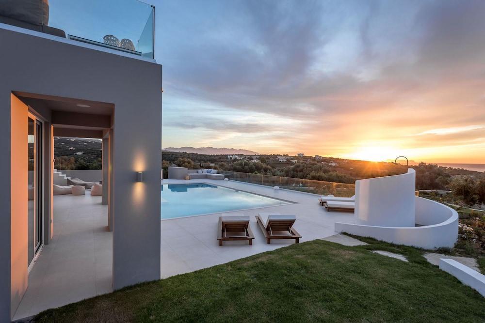 White Grace - A Seductive World Of Luxury Villa Pigí Eksteriør bilde